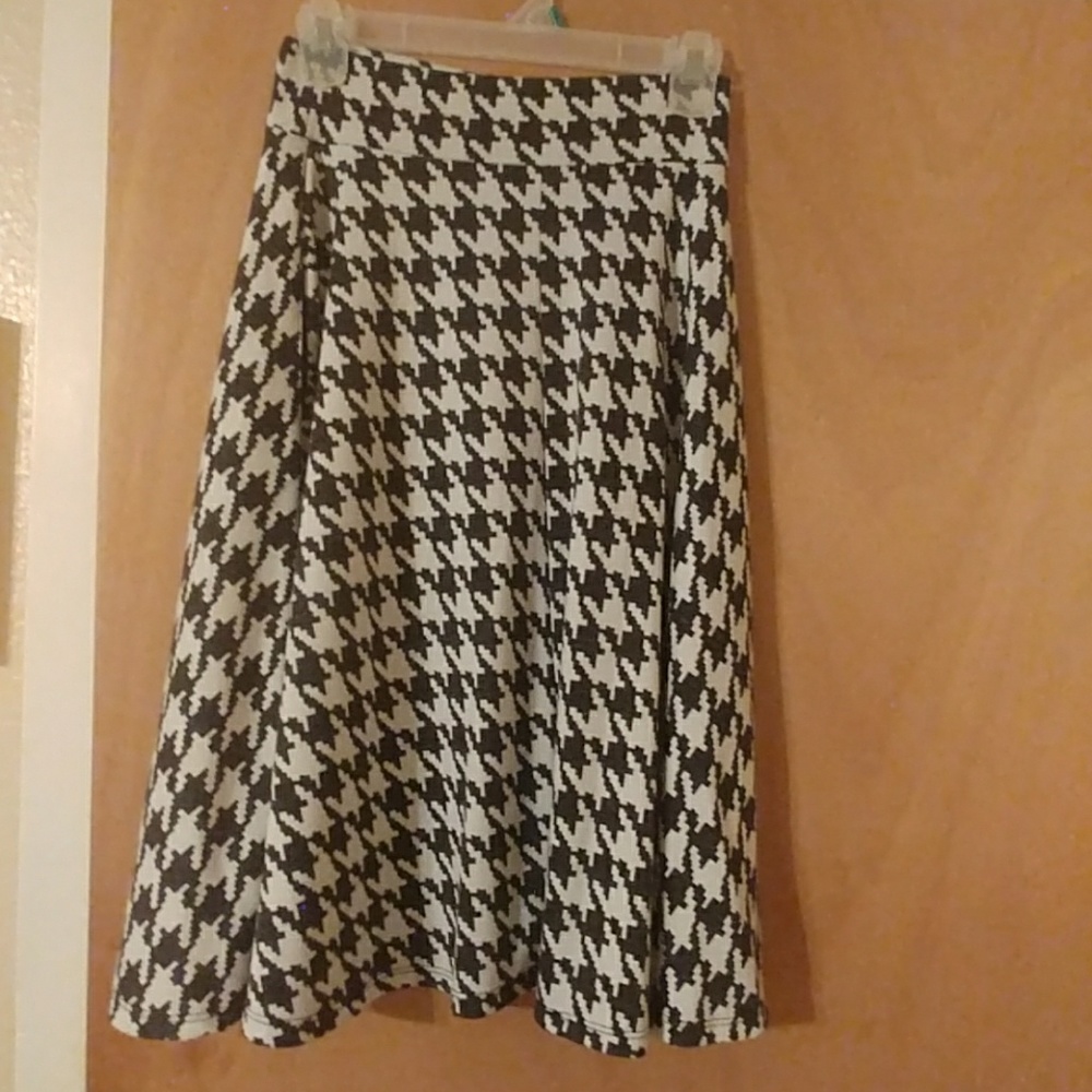 Agnes & Dora houndstooth midi skirt on XS